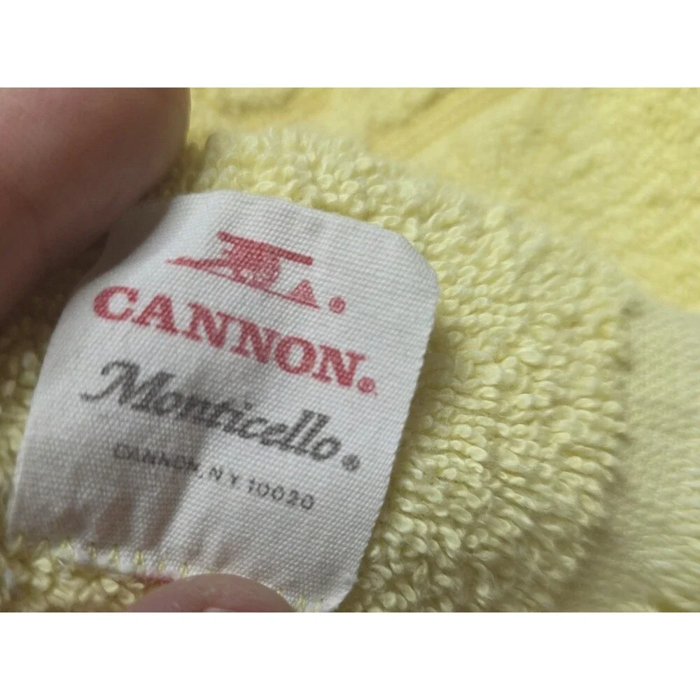 Vintage 1970s Cannon Monticello Bath Towel Light Yellow 22 X 42 Retro Bathroom